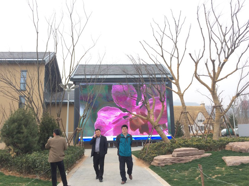 济宁户外广告大屏的市场现状和未来趋势是什么？如何选择最适合的投放策略？